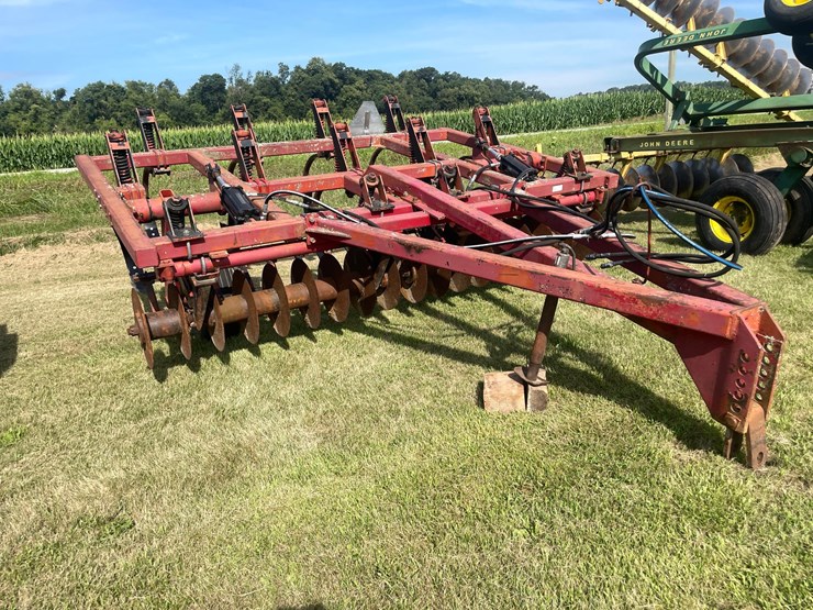 #1032-•-(9)-shank-subsoiler-image-3