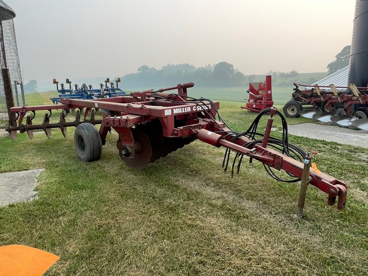 #2262-•-miller-c-series-offset-disk-harrow-image-1