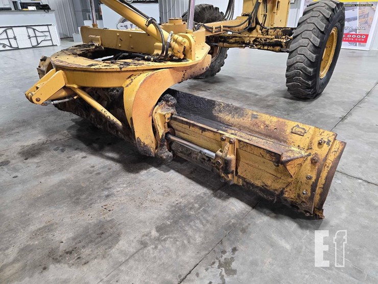 2001-caterpillar-140h-image-11