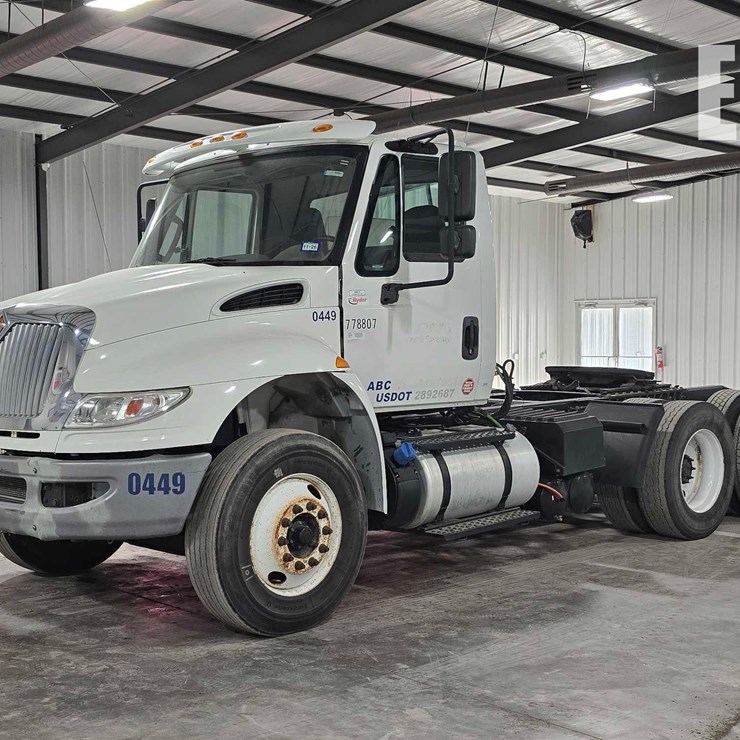 2017 INTERNATIONAL DURASTAR 4400