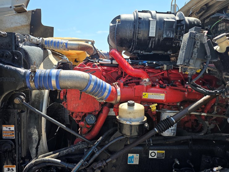2015-kenworth-t800-image-12