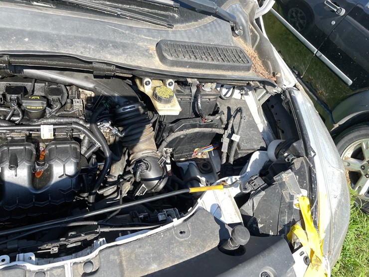 2014-ford-escape-titanium-image-47