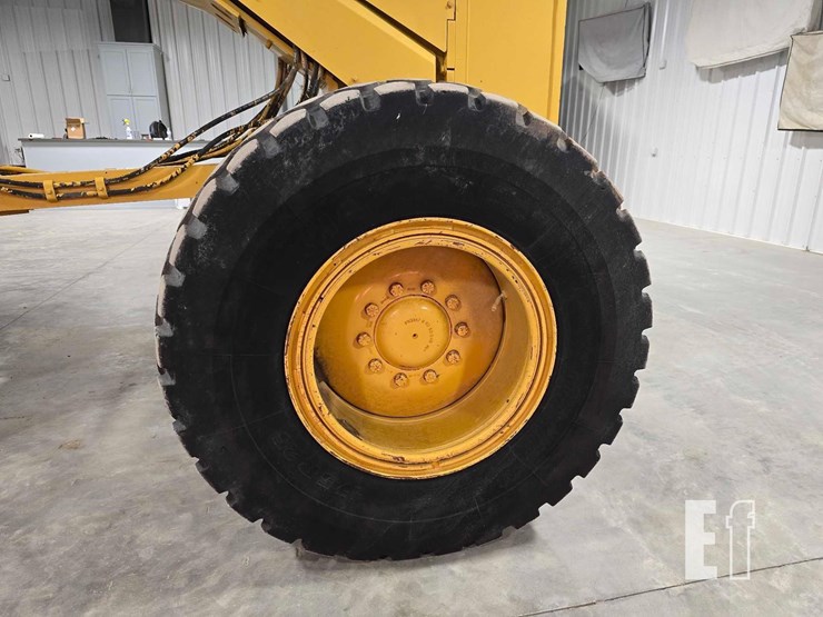 2006-caterpillar-140h-image-32
