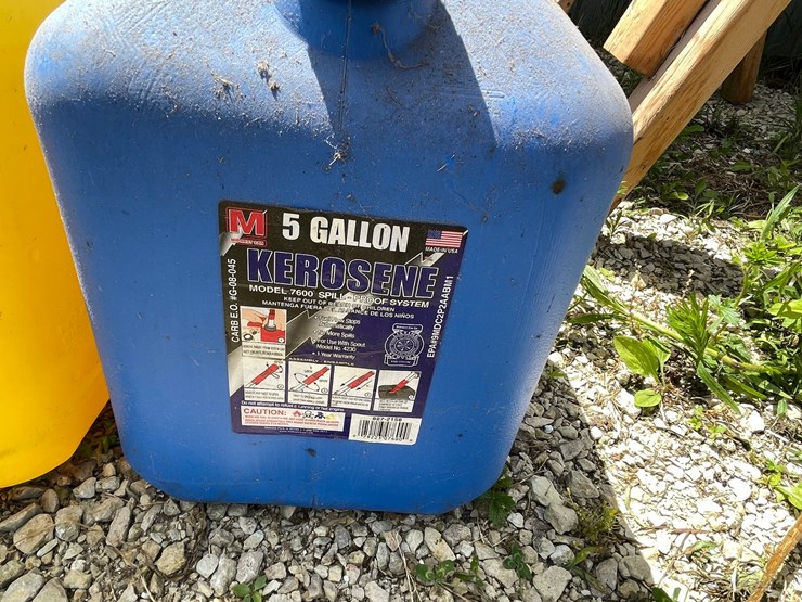 #3340-•-(3)-fuel-cans-image-8