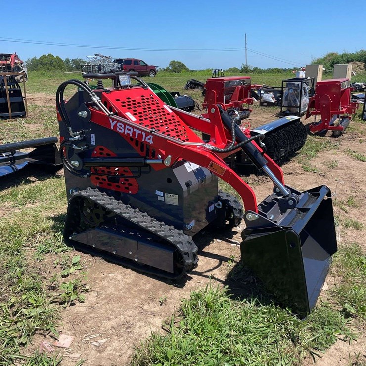 AGT YSRT14 Mini Skid Steer