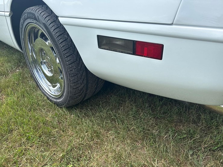 1992-chevrolet-corvette-image-28
