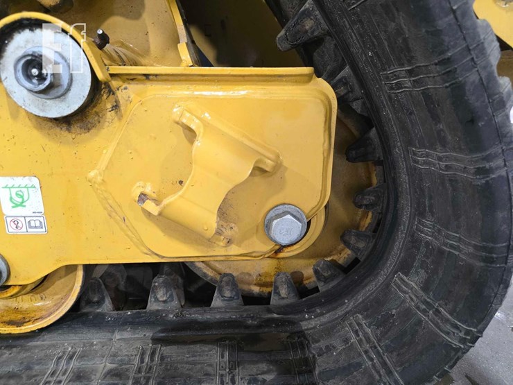 2025-caterpillar-255-image-29