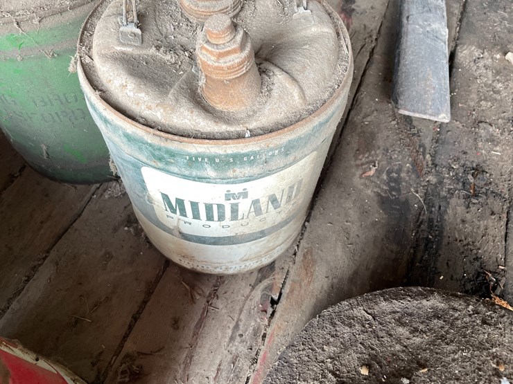 #2329-•-vintage-oil-cans-image-13