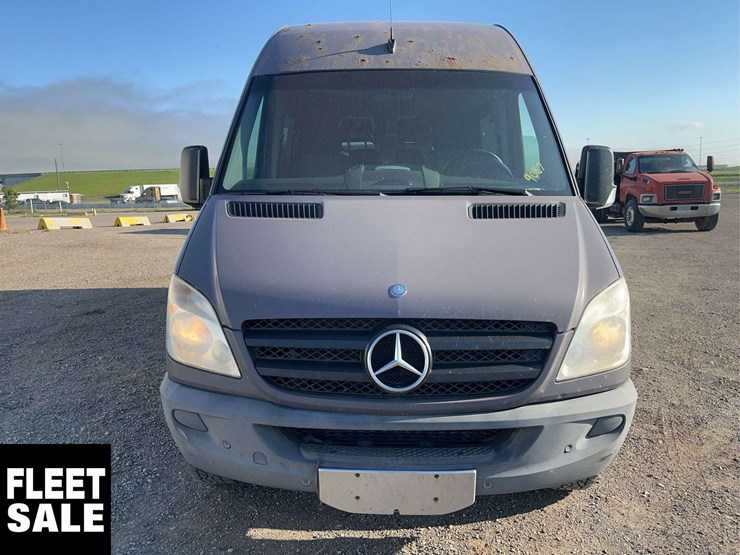 2011-mercedes-benz-sprinter-2500-image-9