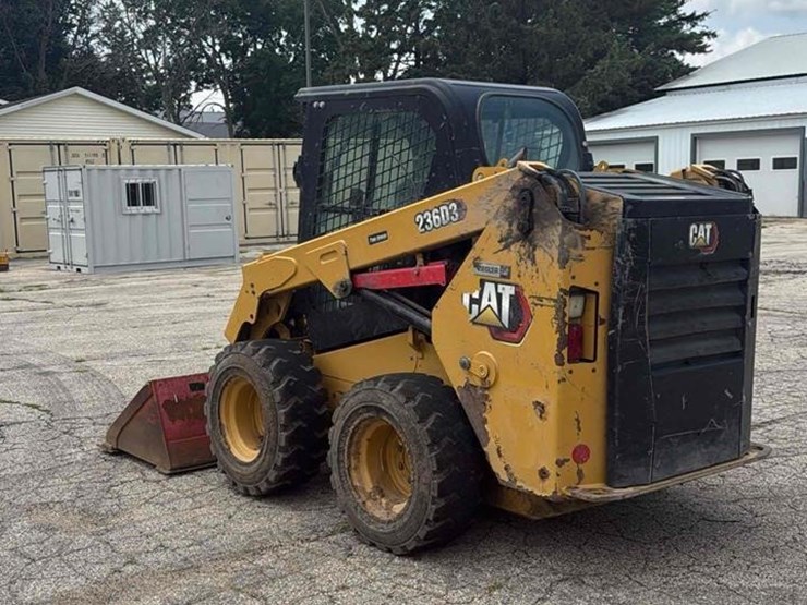 2021-caterpillar-236d3-image-5