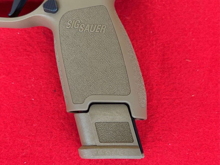 sig-sauer-p320-m17-9mm-semiauto-pistol-image-11