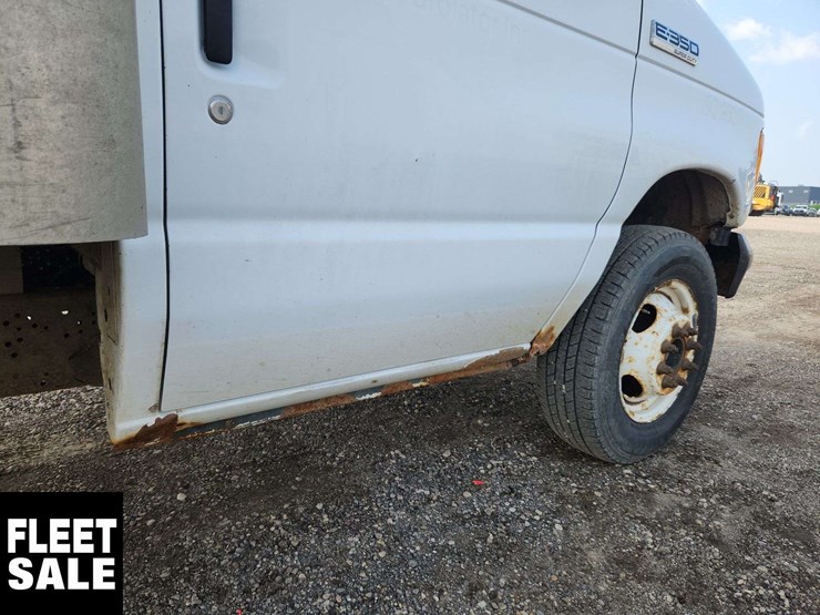 2007-ford-e350-image-39