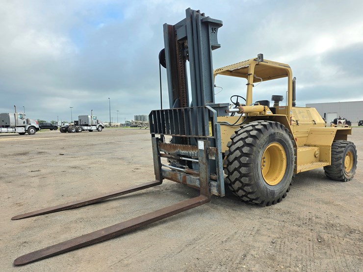 2013-caterpillar-c4.4-image-1