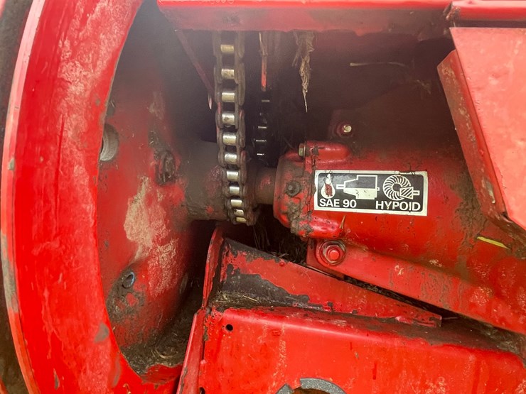 new-holland-570-image-20
