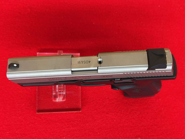 s&w-model-sw40ve-.40-s&w-semiauto-pistol-image-3