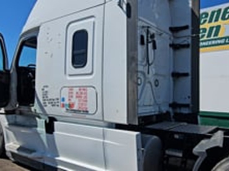 2021-freightliner-cascadia-t/a-sleeper-tractor-image-5