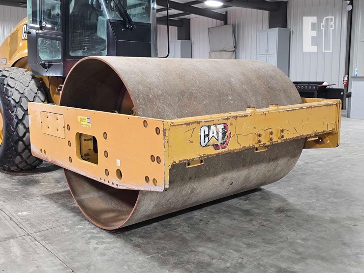2022-caterpillar-cs56b-image-10