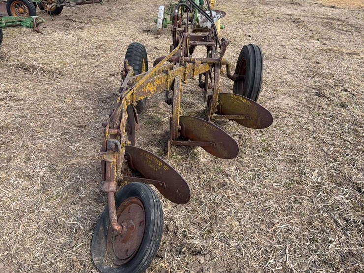 oliver-pull-type-three-bottom-plow-image-4