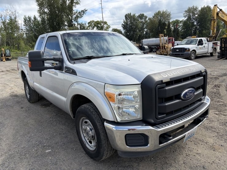 2011-ford-f250-sd-image-2