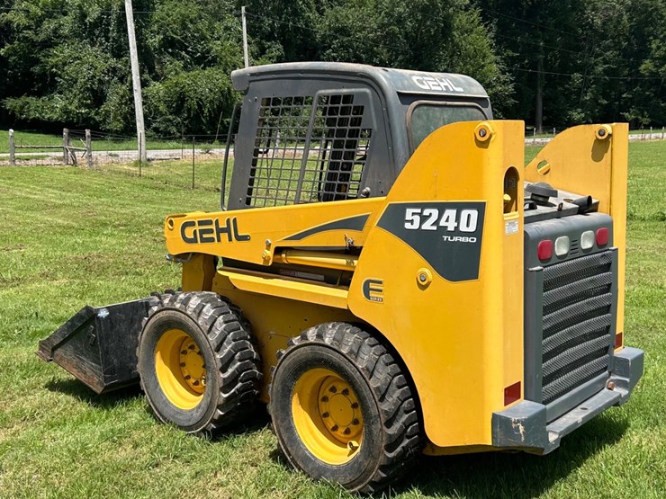 gehl-5240-image-2