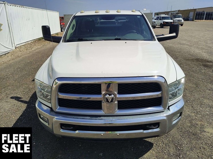 2013-dodge-3500-image-11