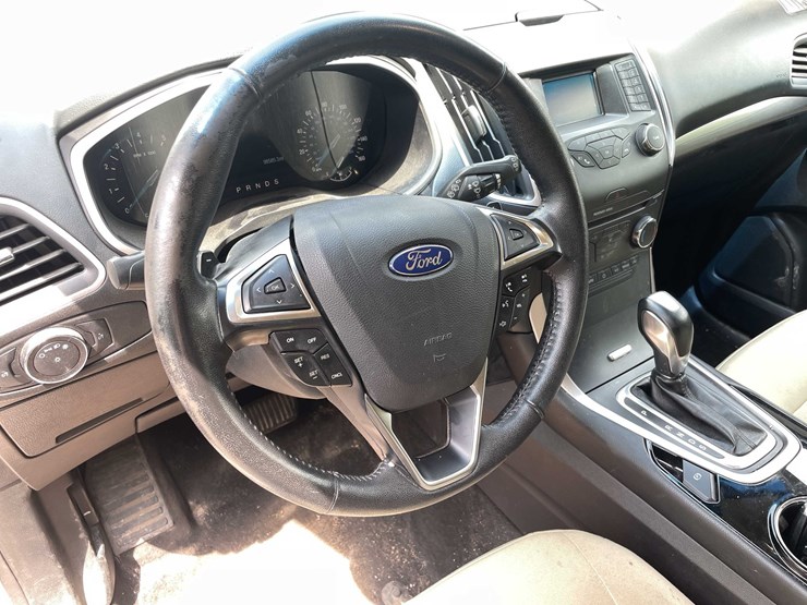 2018-ford-edge-sel-image-42