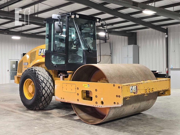 2022-caterpillar-cs56b-image-2