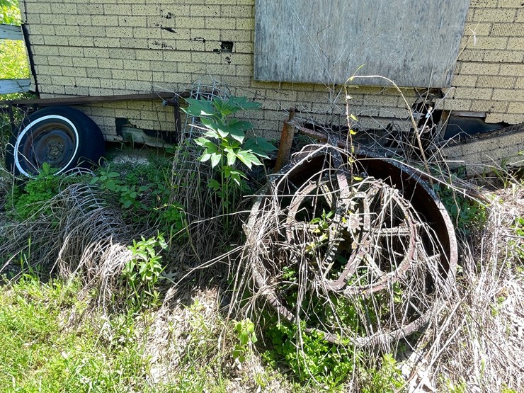 #3305-•-scrap-iron-pile-image-12