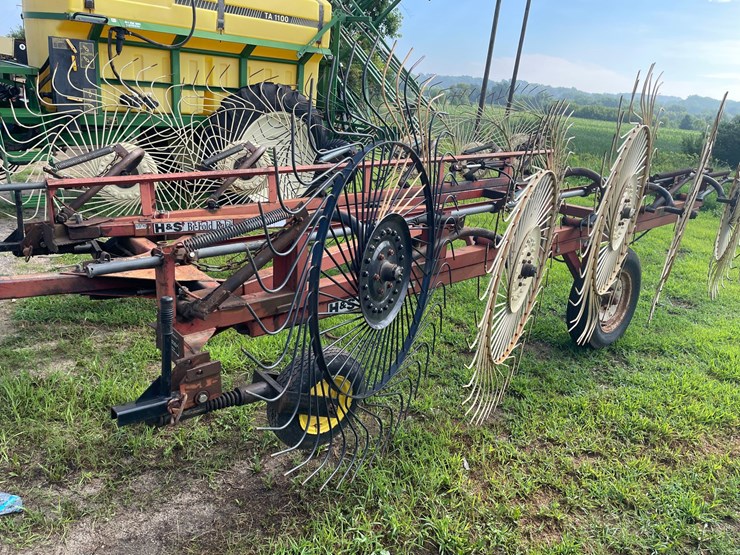 #1029-•-h&s-(12)-wheel-rake-image-9