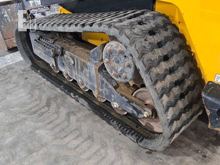 2022-jcb-3ts-8t-image-26