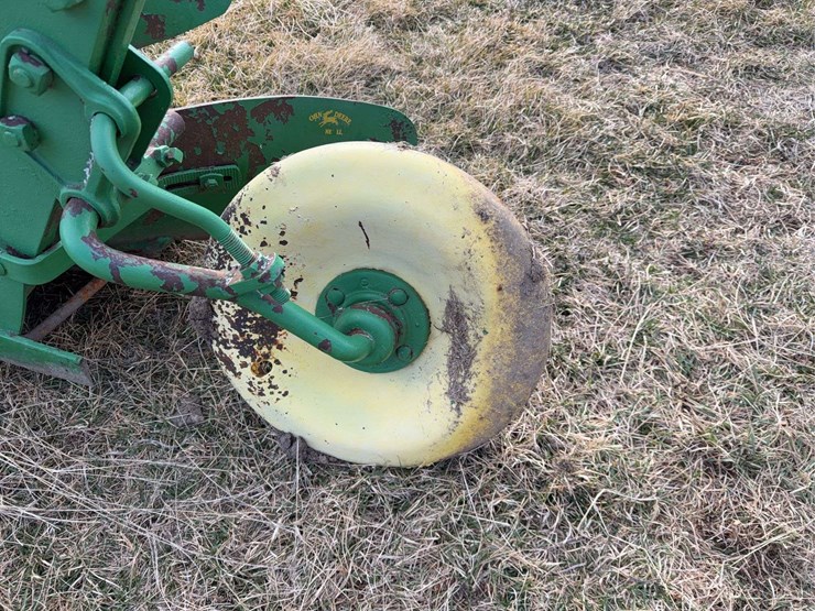 john-deere-pull-type-no.-44-two-bottom-plow-image-19