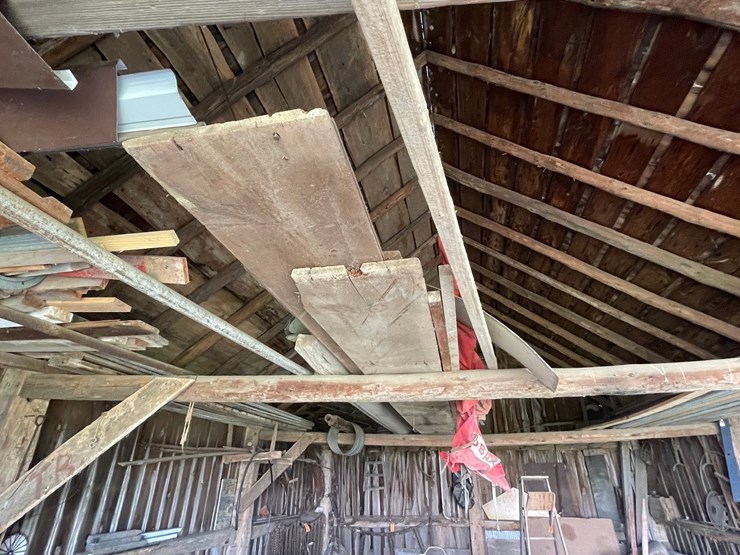 #2341-•-all-contents-in-rafters-image-12
