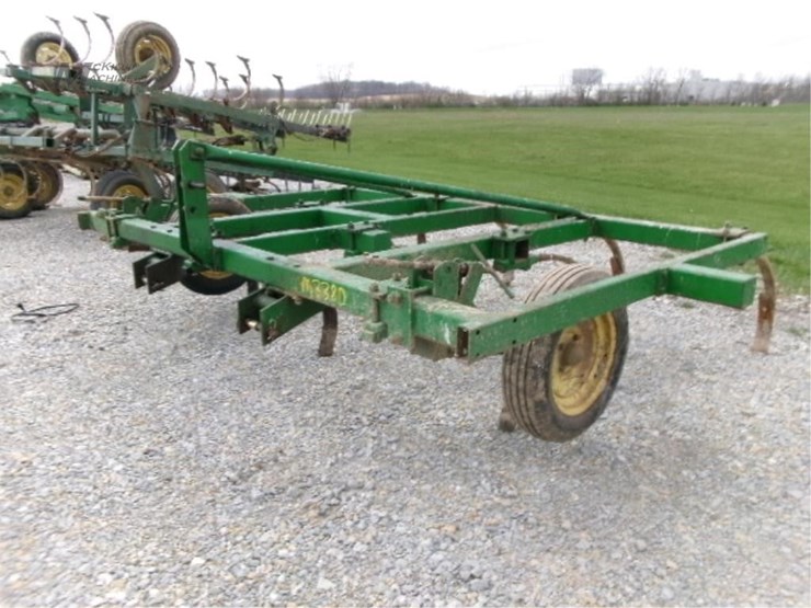 john-deere-100-image-8