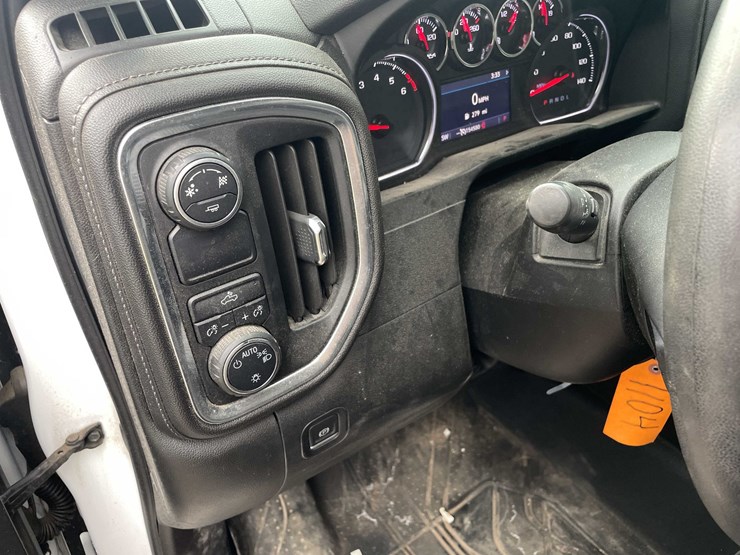 2020-chevrolet-1500-image-53