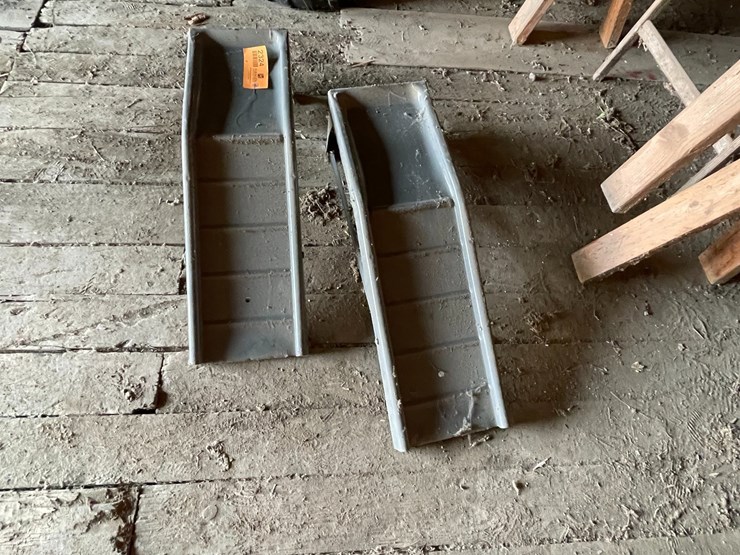 #2324-•-set-of-metal-car-ramps-image-2