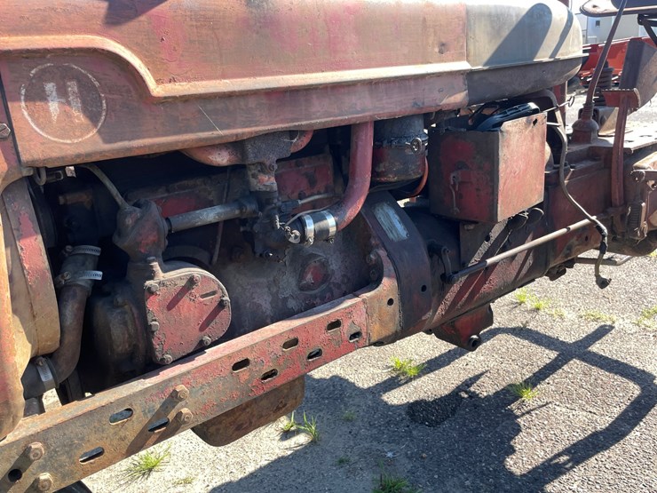 #1021-•-farmall-h-tractor-image-22