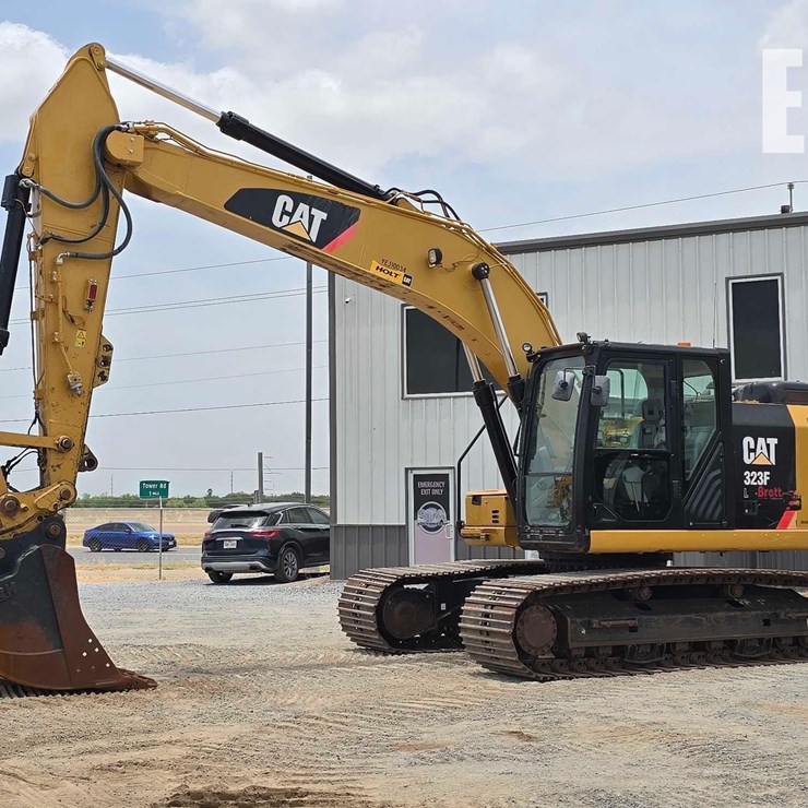2017 CATERPILLAR 323FL