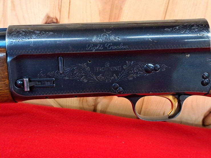 browning-a5-light-twelve-12-gauge-semiauto-shotgun-image-6