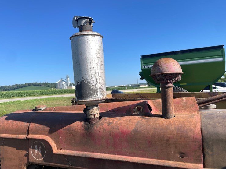 #1021-•-farmall-h-tractor-image-26