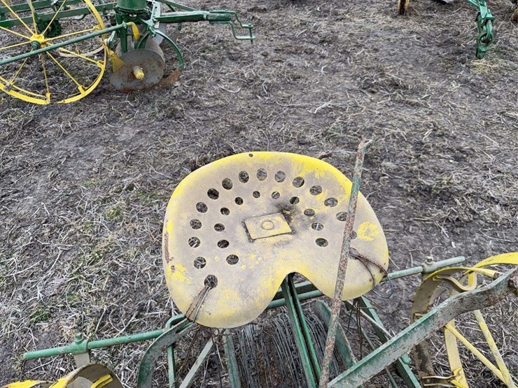 john-deere-two-row-planter-image-13