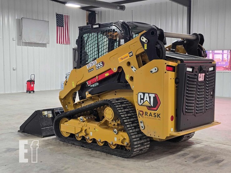 2025-caterpillar-255-image-4