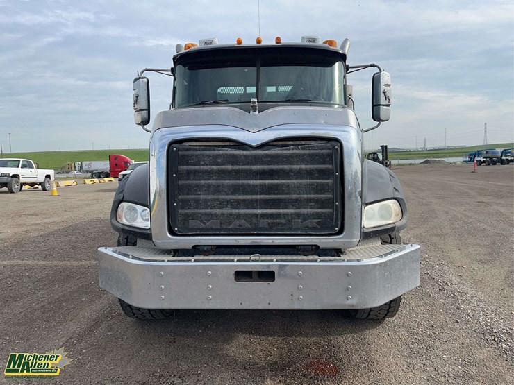 2007-mack-granite-t/a-dump-truck-image-8