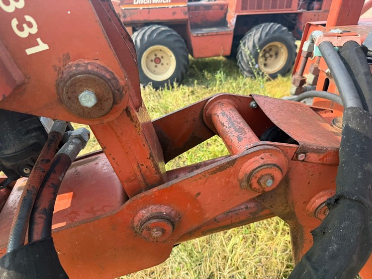 ditch-witch-3700dd-image-40