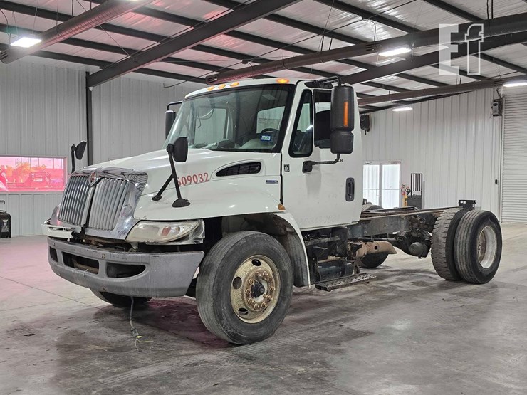 2008-international-durastar-4300-image-1