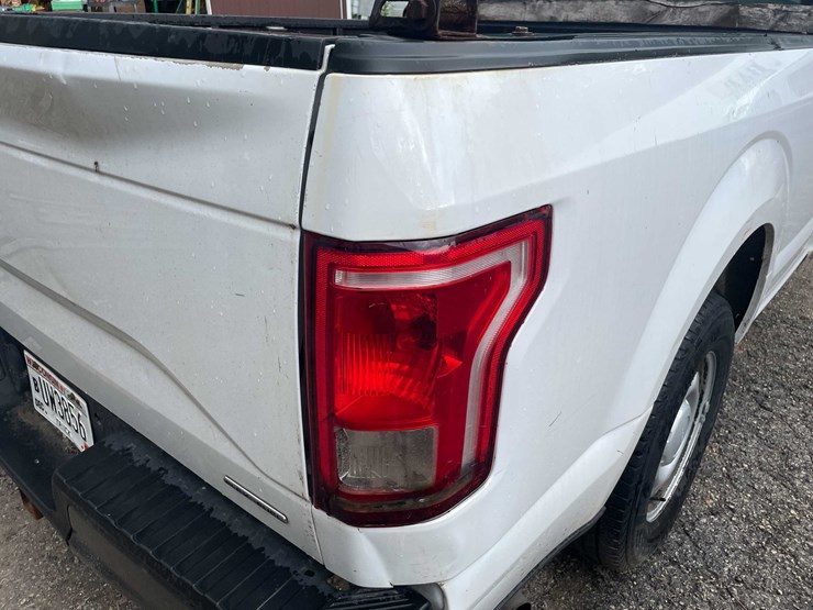 2017-ford-f150-xl-image-25