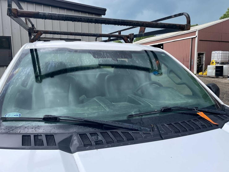 2017-ford-f150-xl-image-15