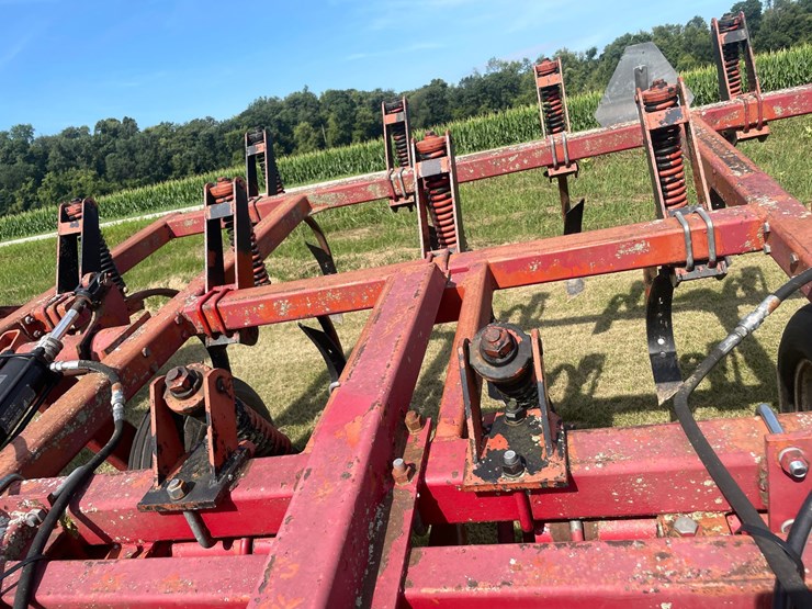 #1032-•-(9)-shank-subsoiler-image-13
