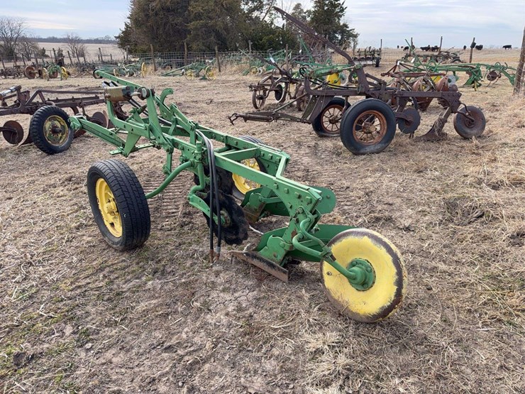 john-deere-no.-44-pull-type-two-bottom-plow-image-3
