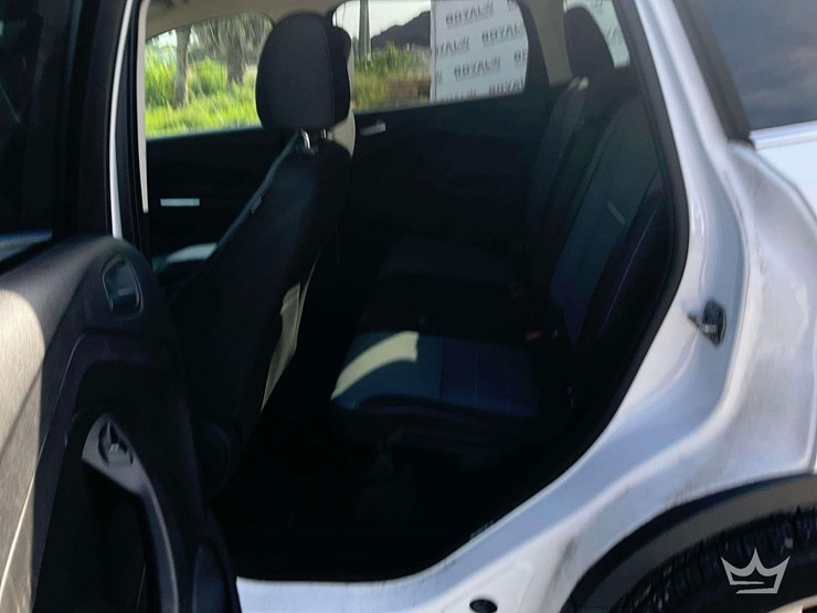 2013-ford-escape-image-19