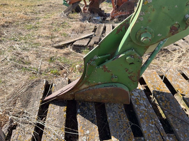 john-deere-no.-44-three-point-three-bottom-plow-image-28